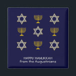 Imã Hanukkah Personalizado Moderno<br><div class="desc">Íman HANUKKAH moderno, mostrando dourado falso e ESTRELA prateada DE DAVID e MENORAH em um padrão em relevo. O texto lê HAPPY HANUKKAH com um nome de marcador de posição e é PERSONALIZÁVEL, para que você possa PERSONALIZÁ-lo adicionando seu nome ou outro texto. Ideal para comemorações de Chanucá, e com...</div>