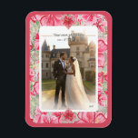 Ímã Hibiscus e rendas RED<br><div class="desc">Para mim, o hibisco é uma das flores mais bonitas. Minha inspiração aqui, com essa flor, é um padrão romântico de rendas brancas (efeito gráfico) e um padrão de arbusto hibisco (nas mesmas matizes) com um pequeno contorno de ouro claro. Eu proponho a vocês um estilo floral fresco, macio e...</div>