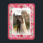 Ímã Hibiscus e rendas RED<br><div class="desc">Para mim, o hibisco é uma das flores mais bonitas. Minha inspiração aqui, com essa flor, é um padrão romântico de rendas brancas (efeito gráfico) e um padrão de arbusto hibisco (nas mesmas matizes) com um pequeno contorno de ouro claro. Eu proponho a vocês um estilo floral fresco, macio e...</div>