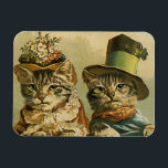 Ímã Humor Vintage, Gatos de Noiva Vitoriana em Chapéus<br><div class="desc">Vintage ilustra uma imagem engraçada de humor apresentando os gatos vitorianos que vestem chapéus. Uma design de casamento de animais de estimação amorosa e romance com noiva de gato e noivo. A noiva está vestindo um elegante chapéu floral e o gato noivo está vestindo um chapéu formal de rico.</div>