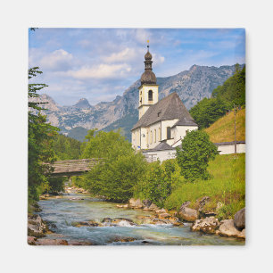 Imã Igreja de montanha com paisagem
