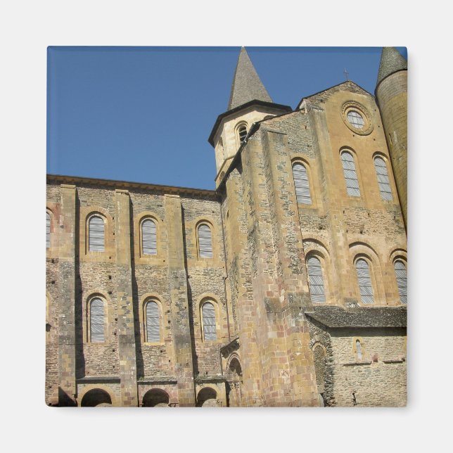 Imã Igreja de Ruas. Foy, iniciada em 1050 por Abbot Od (Frente)