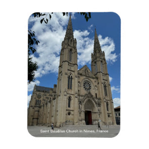 Ímã Igreja de São Baudílio em Nimes, França, em um