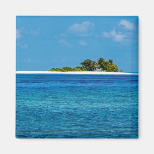 Imã Ilha isolada das Maldivas com Oceano e Costa