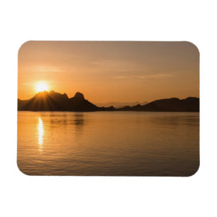Ímã Ilha Komodo ao Pôr do Sol