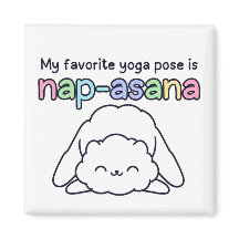 Ímã engraçado da pose de yoga "Nap-asana" da Nuvem