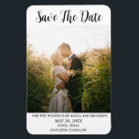 Ímã Imagem Elegante Simples Casamento de Foto Moderno<br><div class="desc">Casamento fotográfico simples,  elegante,  preto e branco,  moderno,  Imã salve a data. Você pode personalizá-lo com seus detalhes.</div>