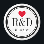 Imã Íman de festa de casamento cardíaca de monograma p<br><div class="desc">Monograma personalizado festa de casamento cardíaca favorece ímã. Forma redonda com coração vermelho e letras iniciais personalizadas do nome do monograma. Obrigado personalizado bonito que você tirou para os convidados. Inclui a data do casamento. Também excelente como salvar o lembrete de data.</div>