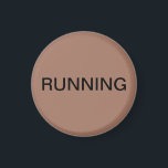 Imã Íman de máquina de lavar louça mocha correndo<br><div class="desc">Um imã mínimo da cozinha da máquina de lavar louça "correndo" com um fundo de mousse mocha que o ajuda com a organização da cozinha. Personalize com o seu texto.</div>