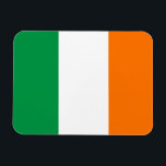 Ímã Íman flexível patriótico com bandeira da Irlanda<br><div class="desc">Elevem o vosso espírito irlandês com este ímã flexível cativante que mostra a beleza eterno da bandeira irlandesa! Criado com muita atenção aos detalhes, este ímã é mais do que apenas uma peça decorativa; é um testemunho da rica história e significado cultural da Irlanda. O ousado design tricolor do verde,...</div>