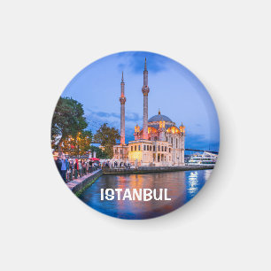 Imã Istambul, mesquita barroca de Ortakoy, Turquia