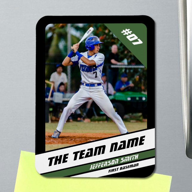 Ímã Jogador de beisebol Preto Personalizável (Baseball Player Magnet in Black with Custom Team Name and White Green Stripes)