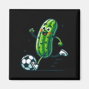 Imã Jogador de pepino de futebol chutando bola de picl