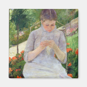 Imã Jovem mulher que Sewing no jardim, c.1880-82