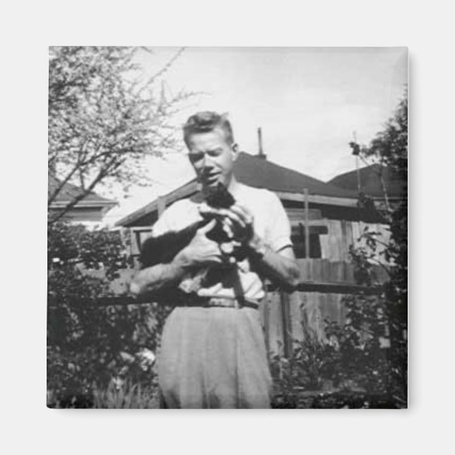 Imã Jovem segurando um gato (Frente)