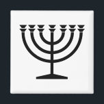 Imã Judeu Menorah (Símbolo do Judaísmo)<br><div class="desc">Esta design apresenta uma ilustração de uma menorah, usada pelas pessoas judaicas para celebrar o feriado de oito dias de Chanucá. A menorah é um candelabro com nove ramificações que é iluminado durante Chanucá. Oito dos nove ramos seguram luzes (velas ou lâmpadas de óleo) que simbolizam as oito noites do...</div>