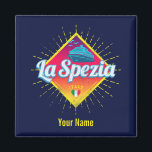 Imã La Spezia Liguria Itália Retro Cruise Ship Vintage<br><div class="desc">Cidade de La Spezia, na Itália, com navio de cruzeiro vintage souvenir para férias de Liguria. La Spezia com o pôr do sol retrô na Itália como lembrança de Cinque Terre e oceano. Estilo de vida La Spezia para mochilas e viagens de praia italianas. La Spezia, na Ligúria, e cidade...</div>