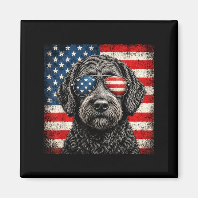 Imã Labradoodle 4 de Julho Cachorro com Bandeira Ameri (Frente)