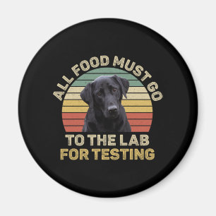 Imã Labrador Oferece Toda A Comida Que Deve Ir Ao Labo