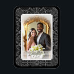 Ímã Lace cerâmico Preto<br><div class="desc">Impressão de rendas adicionado a um efeito cerâmico para esse padrão fino com algumas tintas de pérolas ou cabochões (desenhados). Um estilo original elegante e trabalhado. Aqui a preto, que dá um estilo gótico, este padrão também existe em cinzas claras, azul claro e azul de Grécia em outras de minhas...</div>