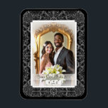 Ímã Lace cerâmico Preto<br><div class="desc">Impressão de rendas adicionado a um efeito cerâmico para esse padrão fino com algumas tintas de pérolas ou cabochões (desenhados). Um estilo original elegante e trabalhado. Aqui a preto, que dá um estilo gótico, este padrão também existe em cinzas claras, azul claro e azul de Grécia em outras de minhas...</div>