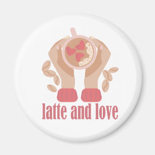 Imã Latite e xícara de amor, mãos e café