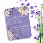 Ímã Lavanda Floral Primavera Casamento Salvar Data<br><div class="desc">Os designs florais de aquarela tornaram-se cada vez mais populares no mundo dos casamentos. Esta design apresenta traços de aquarela suaves e delicados em cor branca e lavanda que evocam um sentido de romantismo e elegância. A combinação de cores pastel e vibrante dá a esta suíte de casamento uma sensação...</div>