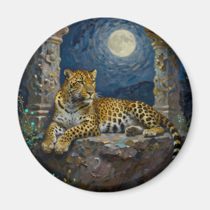 Imã Leopardo Majestoso na Saliência do Penhasco