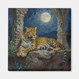 Imã Leopardo Majestoso na Saliência do Penhasco