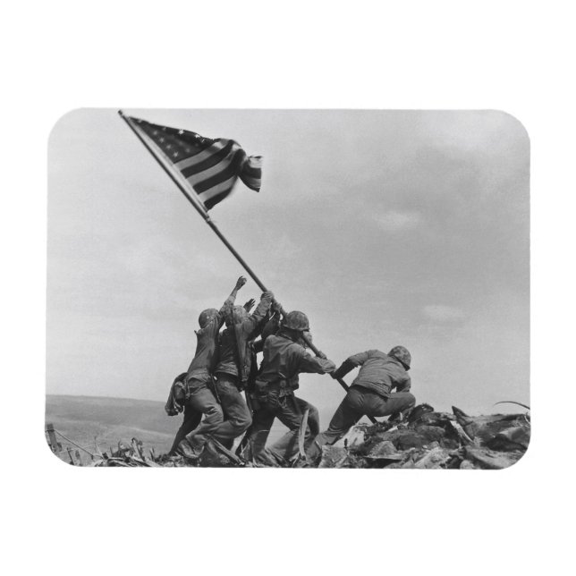 Ímã Levantando a bandeira em Iwo Jima (Horizontal)