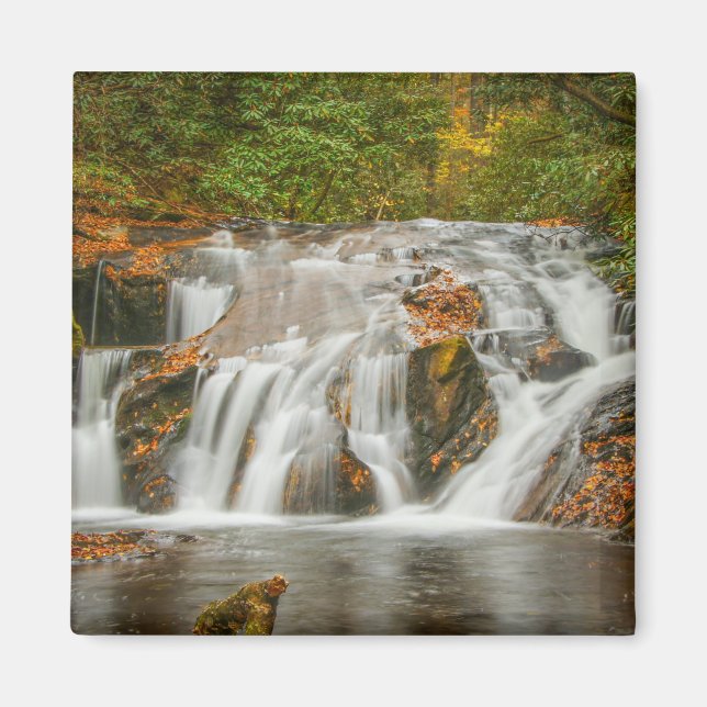 Imã Linda cachoeira dos Duques riacho em N. Georgia (Frente)