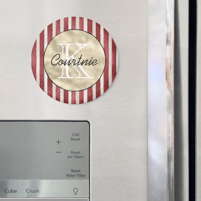Imã Listras de Creme Vermelho Monograma Dourado (In Situ (Fridge))