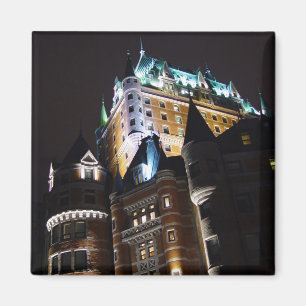 Imã Lit do castelo de Frontenac do castelo acima no