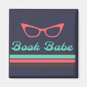 Imã Livro Babe com Óculos de Olho de Gato e Bares de C