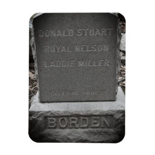 Ímã Lizzie Borden Dog Headstone - "Dormindo"