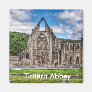 Imã Long View of Ancion Abbey, País de Gales, Reino Un