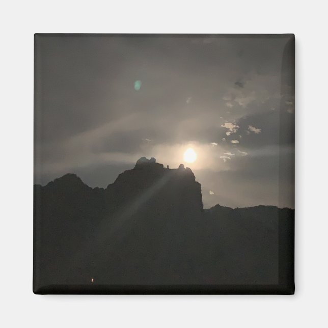 Imã Lua cheia sobre a rocha catedral com Orb Sedona (Frente)