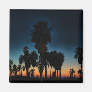Imã Lua crescente e uma estrela no por do sol