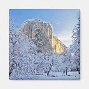 Imã Luz do nascer do sol atinge El Capitan através da