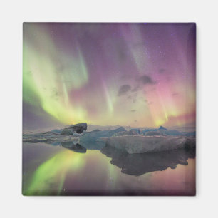 Imã Luzes da Aurora refletidas na lagoa