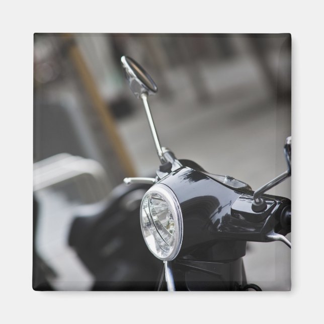 Imã Madrid, Vespa preta (Frente)