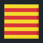 Imã Magnet com bandeira da Catalunha<br><div class="desc">Celebrar o espírito e a identidade da Catalunha com este ímã vibrante, com a bandeira corajosa e tradicional da Catalunha! Adortado com as icônicas listras vermelhas e amarelas do Senyera, esse acessório magnético traz um poderoso toque de orgulho regional para seu frigorífico, armário, quadro branco ou qualquer superfície metálica. Seja...</div>