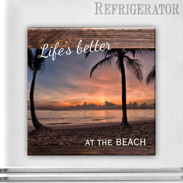 Imã Magnet de Fotografia da Praia da Madeira Rustic (Life's better at the beach rustic wood keepsake holiday photo personalized magnet)