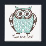 Imã Magnet Personalizável de Coruja Tawny Azul<br><div class="desc">Blue Quirky Tawny Owl Customizable Magnet Uma ilustração fofa e peculiar de uma coruja azul ornamentado com corpo de padrão escallop-edge. O texto deste item pode ser personalizado.</div>