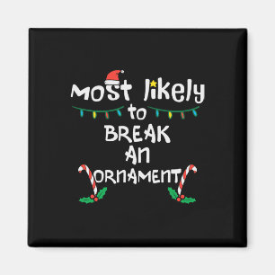 Imã Mais Provável Quebra Uma Família De Natal De Ornam