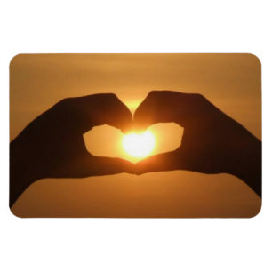 Ímã Mãos Sobre O Magnete Sunset
