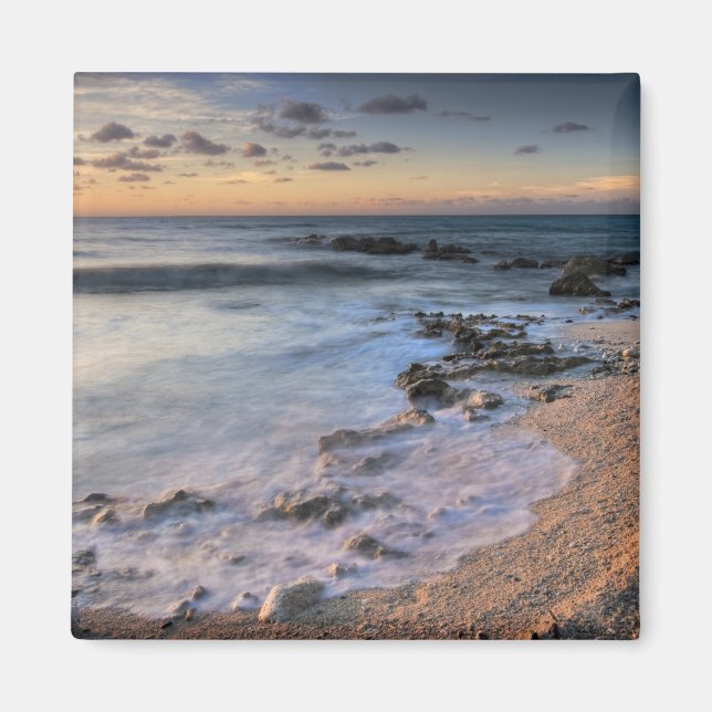 Imã Mar do Caribe, Ilhas Cayman. Ondas batendo (Frente)