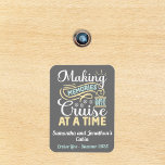 Ímã Marcador de porta das memórias do Fazer de cruzeir<br><div class="desc">Este design pode ser personalizado na área fornecida pela alteração da foto e/ou do texto. Ou pode ser personalizado clicando em Personalizar este Modelo e, em seguida, escolhendo o clique para personalizar mais a opção e excluir ou alterar a cor do plano de fundo, adicionar texto, alterar a cor ou...</div>