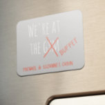 Ímã Marcador Engraçado Da Porta Do Cruzeiro No Buffet<br><div class="desc">Este design foi criado através da arte digital. Pode ser personalizado na área fornecer ou personalizar escolhendo o clique para personalizar mais opções e alterando o nome, as iniciais ou as palavras. Você também pode alterar a cor e o estilo do texto ou excluir o texto de um design de...</div>