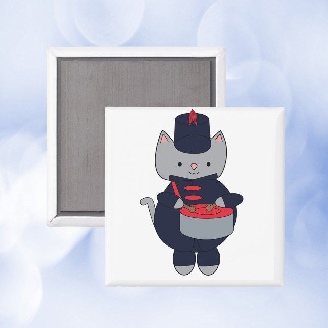 Imã Marching Band Cat Drummer Navy Blue Red (A magnet featuring a cat playing a drum in a navy blue & red marching band uniform.)